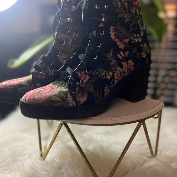Steve Madden Floral Booties - Picture 6 of 8